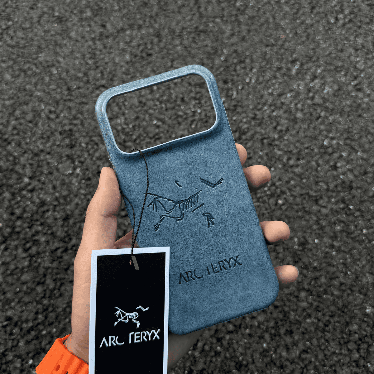 양각 가죽 스켈레톤 버드 아이폰 케이스 – 하드 쉘, 프리미엄 레트로 스타일